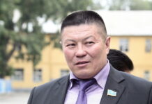 Мажилисмену Бахытбеку Смагулову рассказали о высоких тарифах и таможенных пошлинах в Шымкенте Бахытбек Смагулов