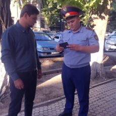 Шымкентские полицейские борются с нелегальной миграцией