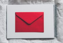 Если вам платят зарплату в конверте, вот вам инструкция, что делать!