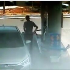 Видео с махинацией на заправке: бензин похитили у клиента «Гелиоса» в Шымкенте кража бензина