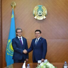 Аким Шымкента провел встречу с генконсулом РФ в Алматы
