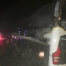 Междугородний автобус с 34 пассажирами загорелся на трассе в Туркестанской области