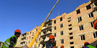 64 жилых дома строятся в Туркестане