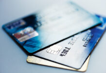 В Шымкенте 39-лений сын украл у родителей карточки и снял деньги банковская карточка