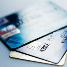 Жителям Шымкента напомнили об ответственности за передачу карт посторонним банковская карточка