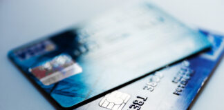 «Грязные деньги»: безналичные платежи защитят от СOVID-19 банковская карточка