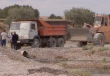 Жители поселка Кок-Тобе встали живой стеной против истребления реки Боралдай