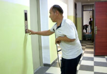 Жильцы многоэтажки на Нурсате месяцами не выходят на улицу