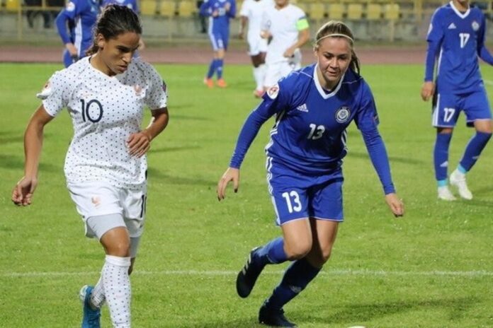 Женская команда Казахстана по футболу уступила Франции
