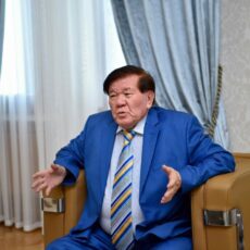 Аким Шымкента встретился с Мухтаром Шахановым