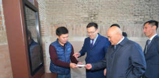 Шукеев протестировал и оценил преимущества нового способа войти в мавзолей Ахмета Яссави