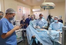 Врачи Туркестанской областной клинической больницы лечат грыжу новым способом операция