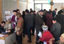 Торговцы рынков Шымкента на базаре получили ЭЦП-ключи для регистрации онлайн ККМ