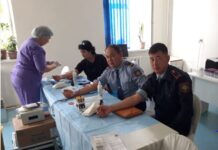Полицейские Туркестанской области поделились кровью