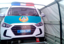 Макеты патрульных Hyundai ставят на трассах Казахстана