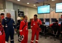 Компании, привлекающие иностранных рабочих, должны соблюдать права казахстанцев – Б. Нурымбетов