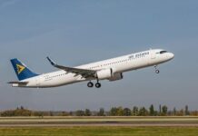 «Заставляла надеть на ребенка наручники»: многодетная мать о скандале с сотрудницей «Эйр Астаны» самолет Аир Астана