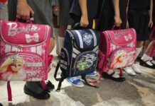 Штрафовать школы за тяжелые рюкзаки предложили в Казахстане школьные рюкзаки