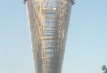 В Шымкенте в парке Независимости дымится монумент «Шанырак»