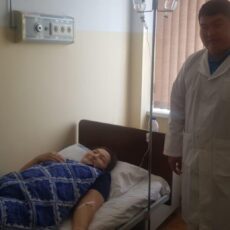 В Шымкенте врачи извлекли горсть паразитов из беременной и помогли родить малыша в 5 кг