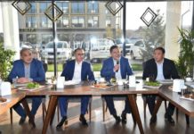 Аким Шымкента Ерлан Айтаханов позавтракал с бизнесменами Шымкента