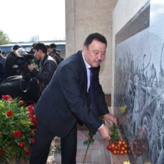 В Сайраме открылась мемориальная доска Тлеу-батыру