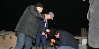 Акима Туркестана Рашида Аюпова увидели в подвале многоэтажки