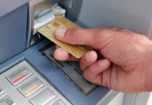 У жителя Кентау с банковской карты исчезли 42 500 тенге банкомат