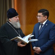 Аким Шымкента встретился с митрополитом Александром