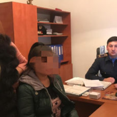 Полицейские Туркестанской области вернули домой 14-летнюю девочку