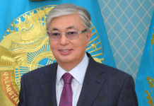 Токаев поздравил казахстанцев с праздником