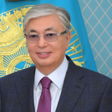 Токаев поздравил казахстанцев с праздником