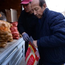 В Шымкенте 25 семей обеспечили продуктами питания