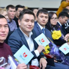 Шымкентская молодежь получила ключи от квартир