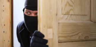 У жительницы Туркестана украли три сотки и 1,5 млн тенге