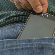 Мужчина украл телефон у спящего друга кража телефонов