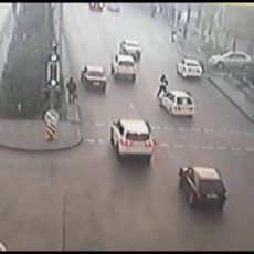 Нарушитель ПДД в Шымкенте едва не задавил полицейского