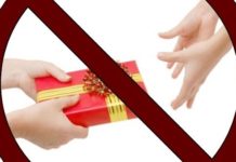 За подарок к Новому году накажут и дарителя и получателя