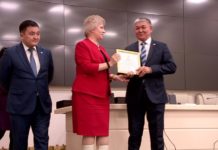 Партийцы «Нур Отана» поздравили коллектив НПЗ с праздником