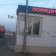 Ответ полиции Шымкента: Пункт, обжитый бомжами, не был введен в эксплуатацию
