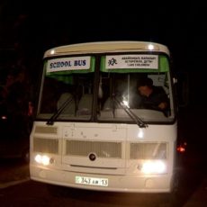 Трудности перевоза: Школьный автобус в Кызылсае возит детей по опасному маршруту