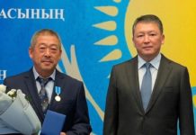 Шымкентские тренеры получили медали из рук Тимура Кулибаева Кулибаев