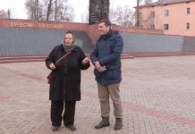 Спортивная бабушка из Туркестана осваивает воркаут