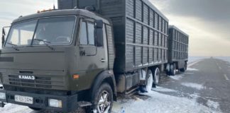 Мысленно попрощался с родными: дальнобойщик из Шымкента двое суток провел в снежном плену