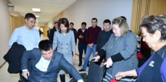 Качество инвалидных колясок проверили в акимате Туркестана