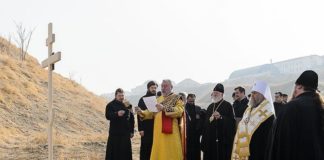 В Шымкенте на Лисьей балке был освящен закладной камень в память православных святых новомучеников