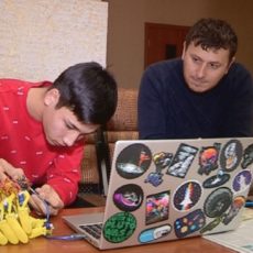 Школьник из Шымкента изобрел уникальный биопротез