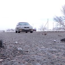 В Сайрамском районе большегрузы разбили «лежачих полицейских»