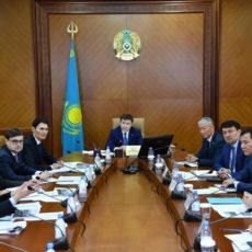 Аким Шымкента встретился с председателем правления АО «Kazakh Invest»