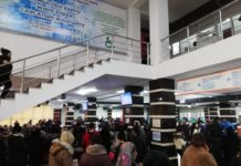 В центре занятости Шымкента сотни людей сдают документы на АСП